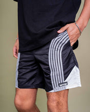 Load image into Gallery viewer, Eptm - 3M curve shorts black
