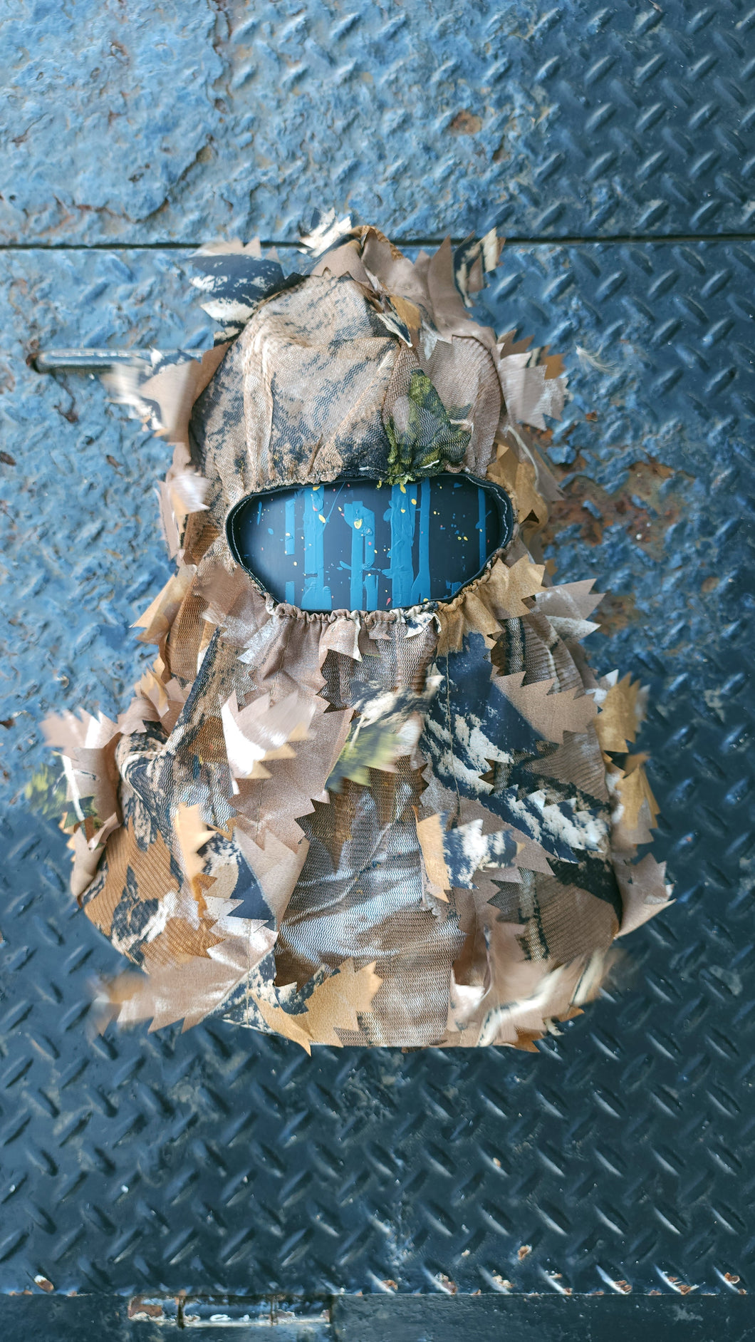 Glim - Brush Monster Mask leaf camo