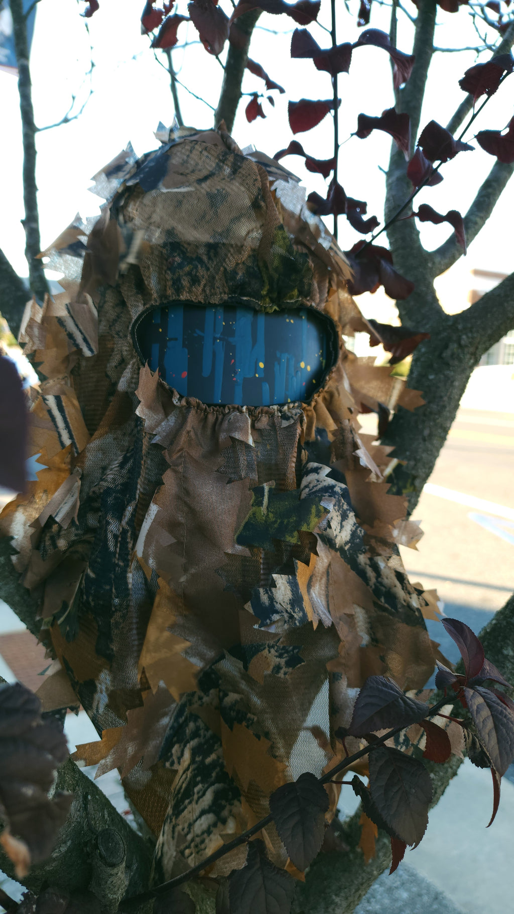 Glim - Brush Monster Mask leaf camo
