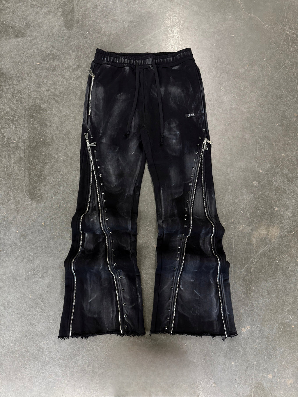 Demik - Black diamond 3x zip flared sweats