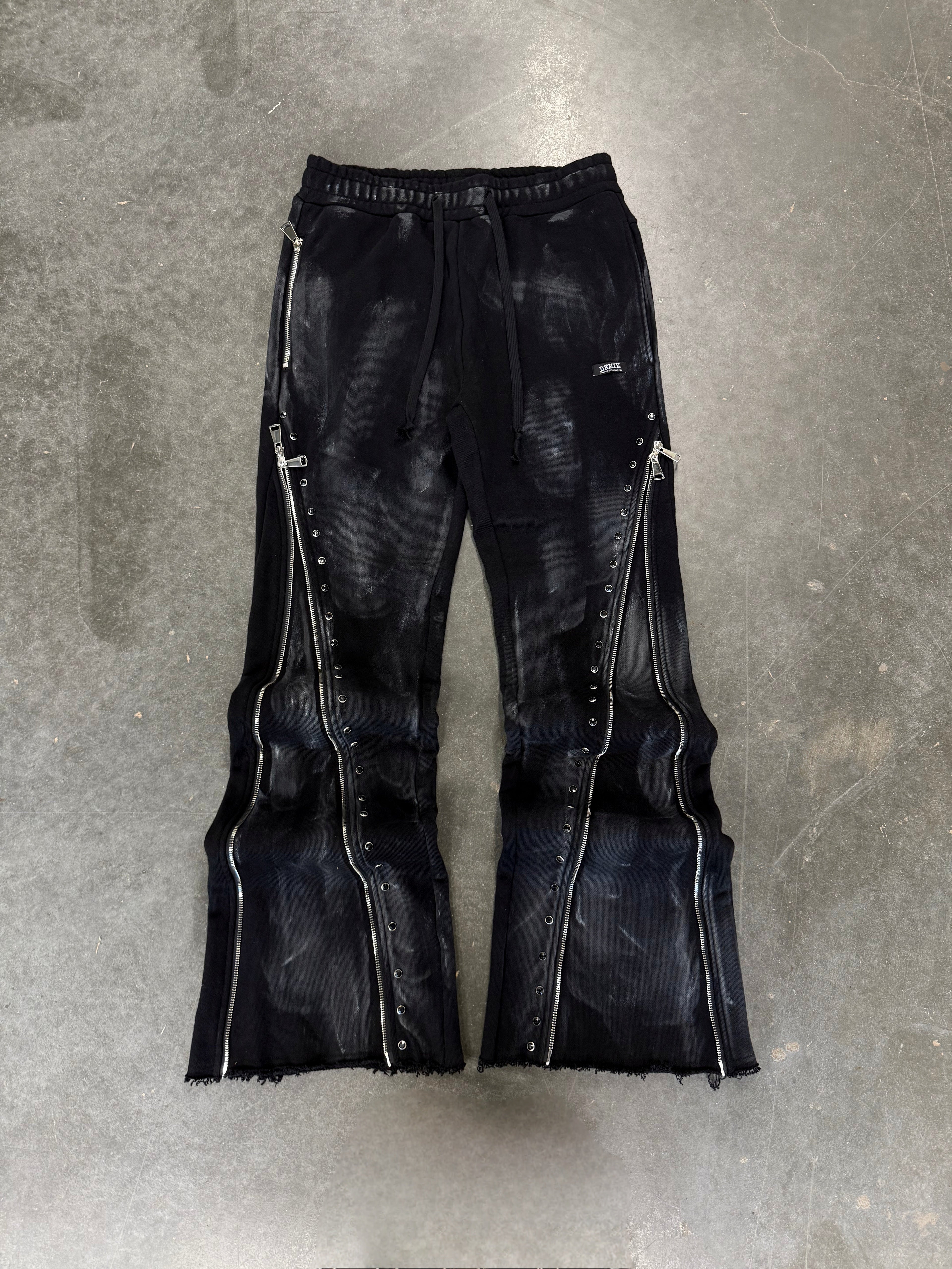 Demik - Black diamond 3x zip flared sweats