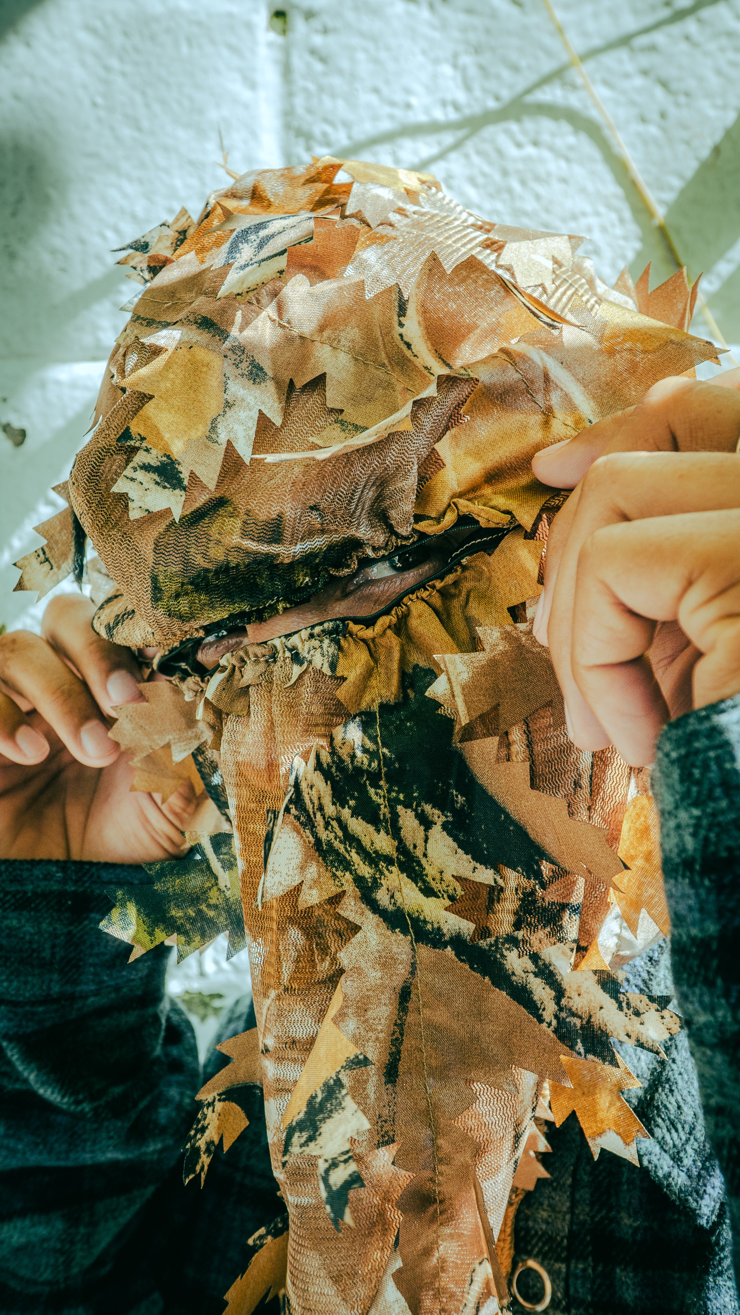 Glim - Brush Monster Mask leaf camo