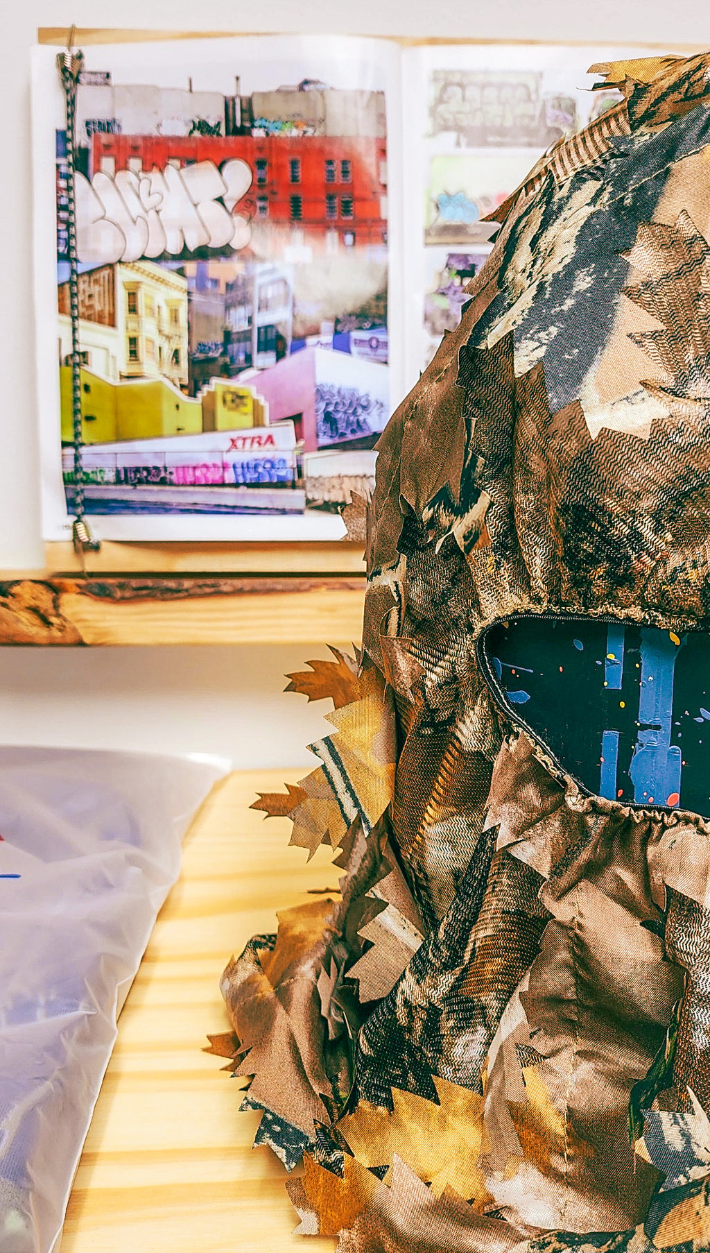 Glim - Brush Monster Mask leaf camo