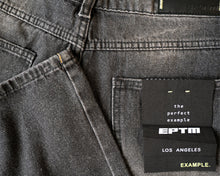 Load image into Gallery viewer, Eptm - Everyday jeans , denim black
