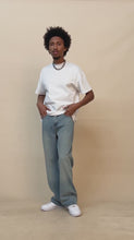 Load and play video in Gallery viewer, Eptm - Everyday jeans- blue denim
