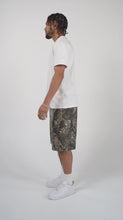Load and play video in Gallery viewer, Eptm - Surge cargo shorts - Hunter camo
