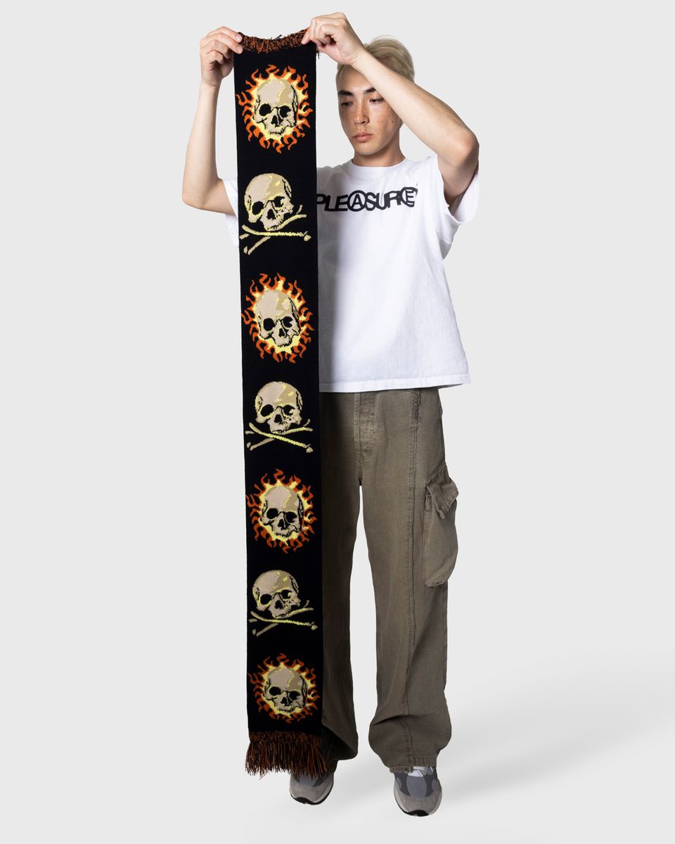 Pleasures - Zine Scarf black