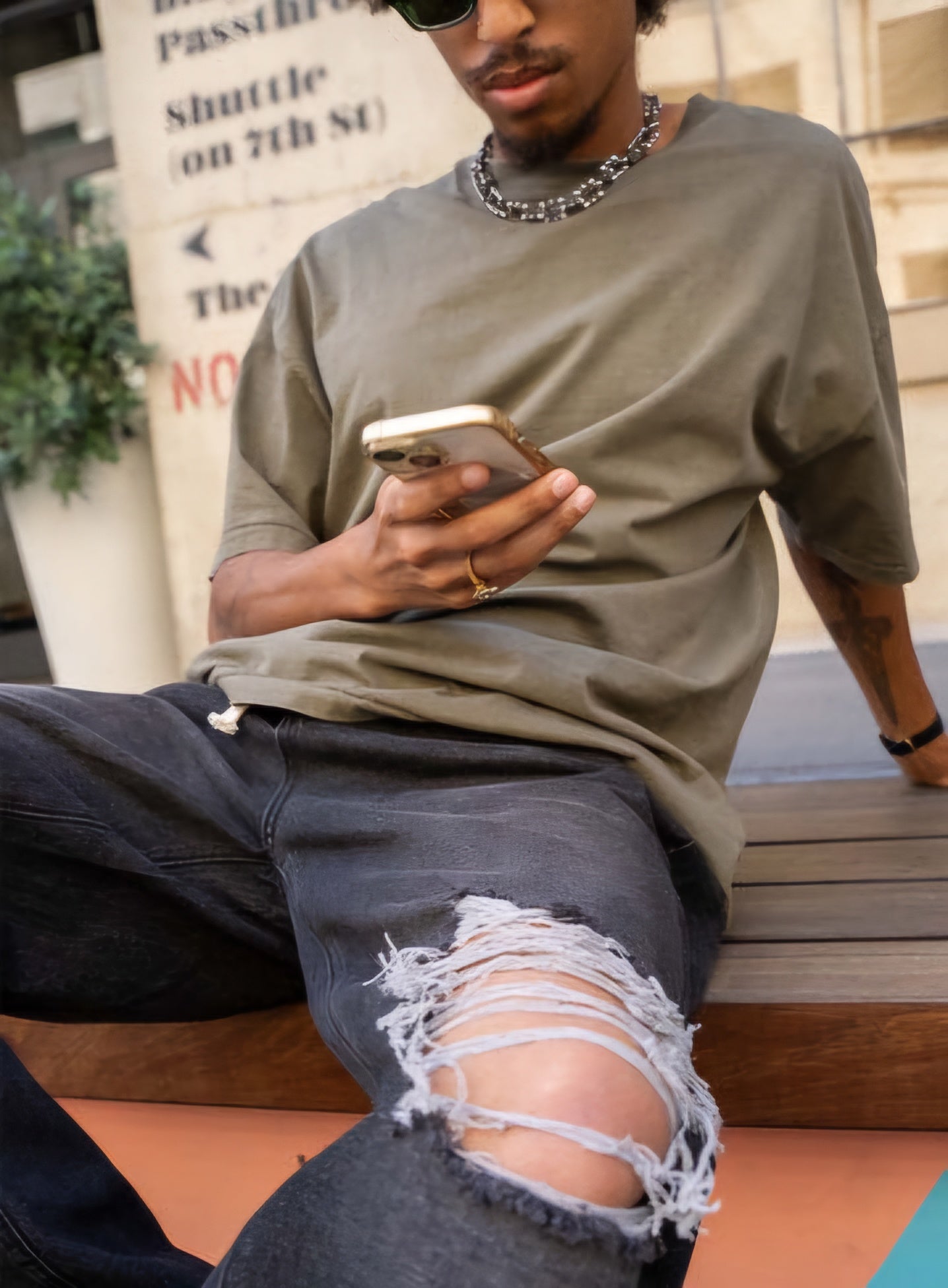Eptm - Baggy distressed black denim