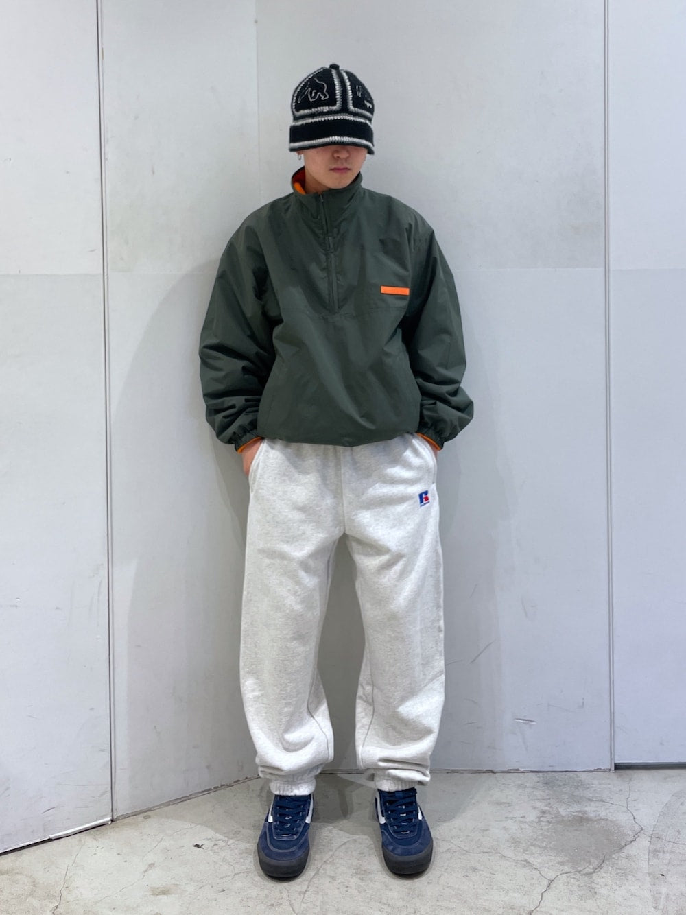Xlarge - Crochet bell hat black