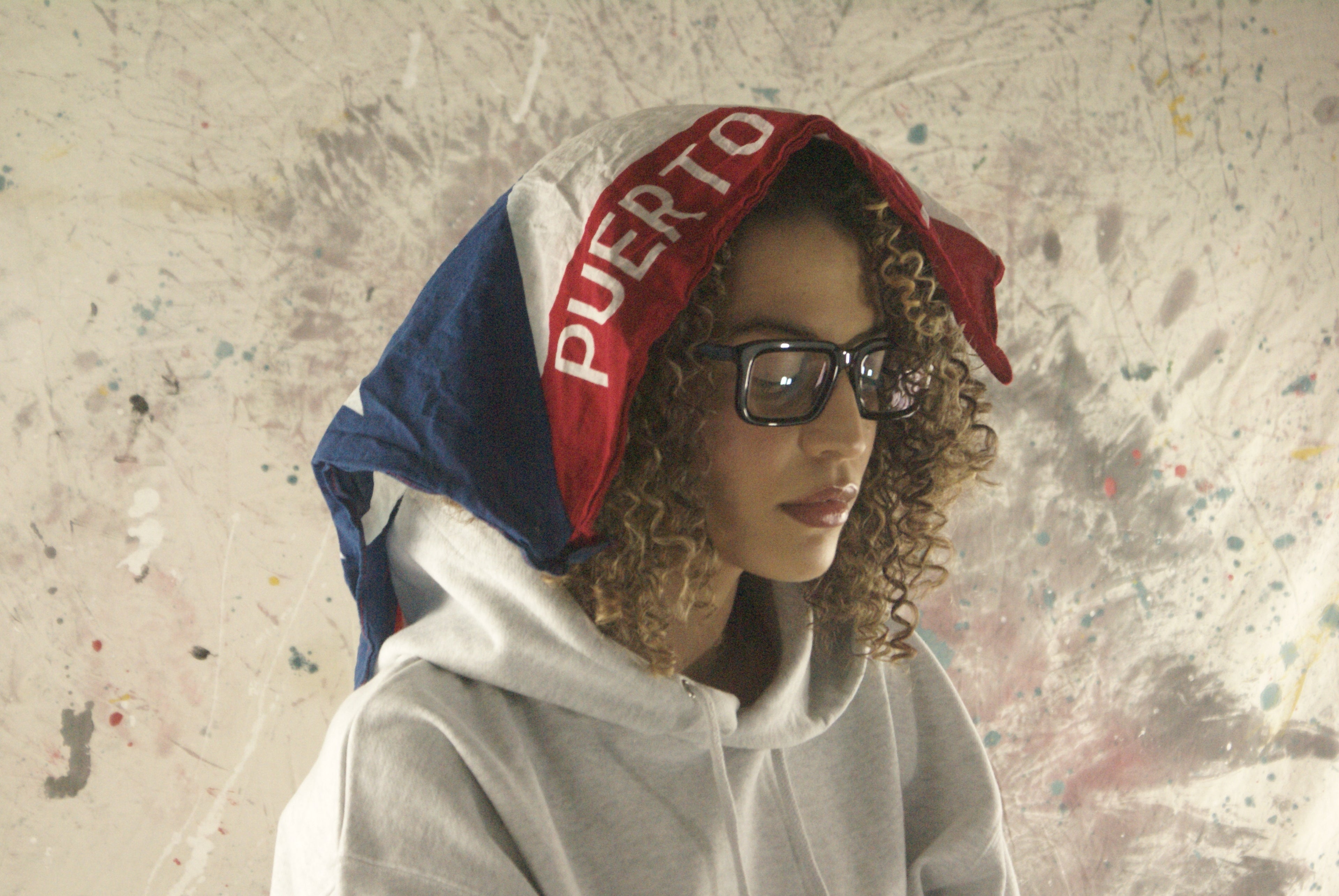 XLARGE ; Standard logo hooded sweatshirt- ash grey