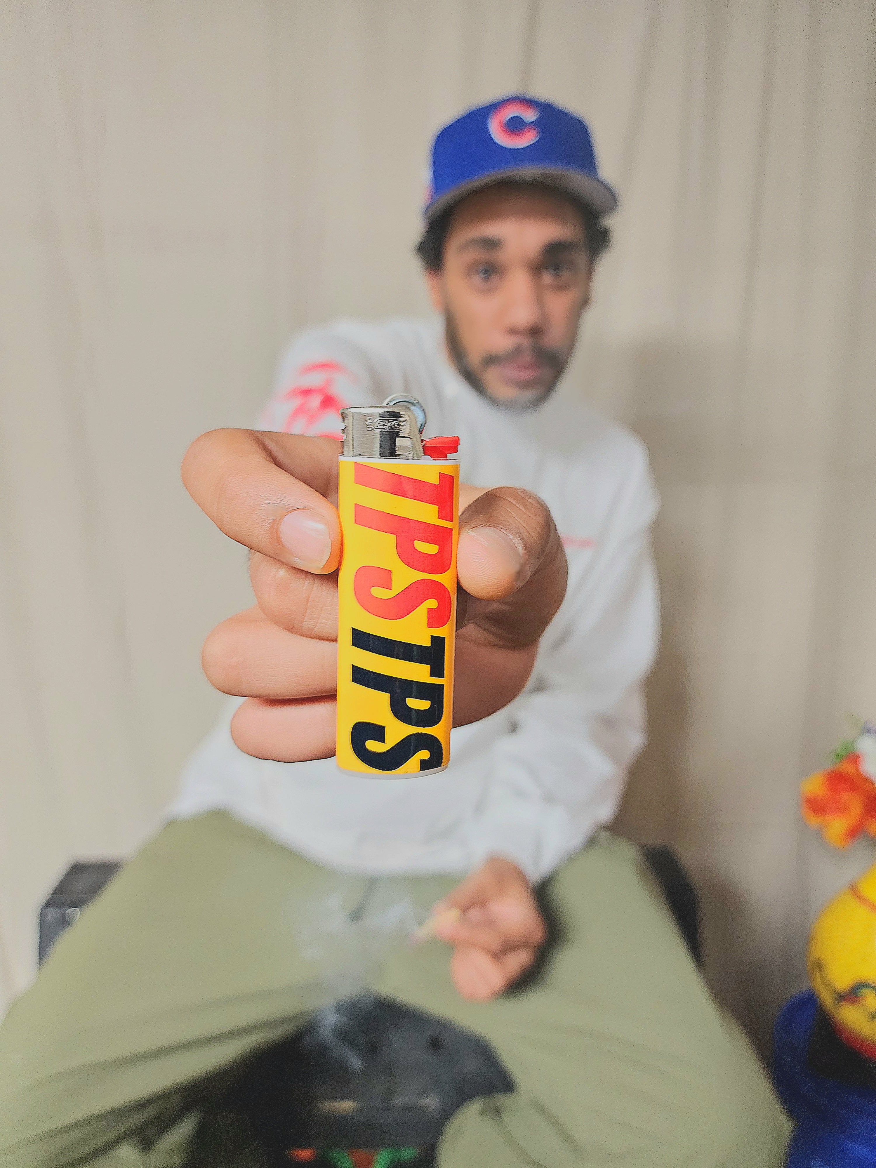 Paint ; Tps Bic lighters