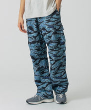 Load image into Gallery viewer, XLARGE - Tiger camo cargo pants blue
