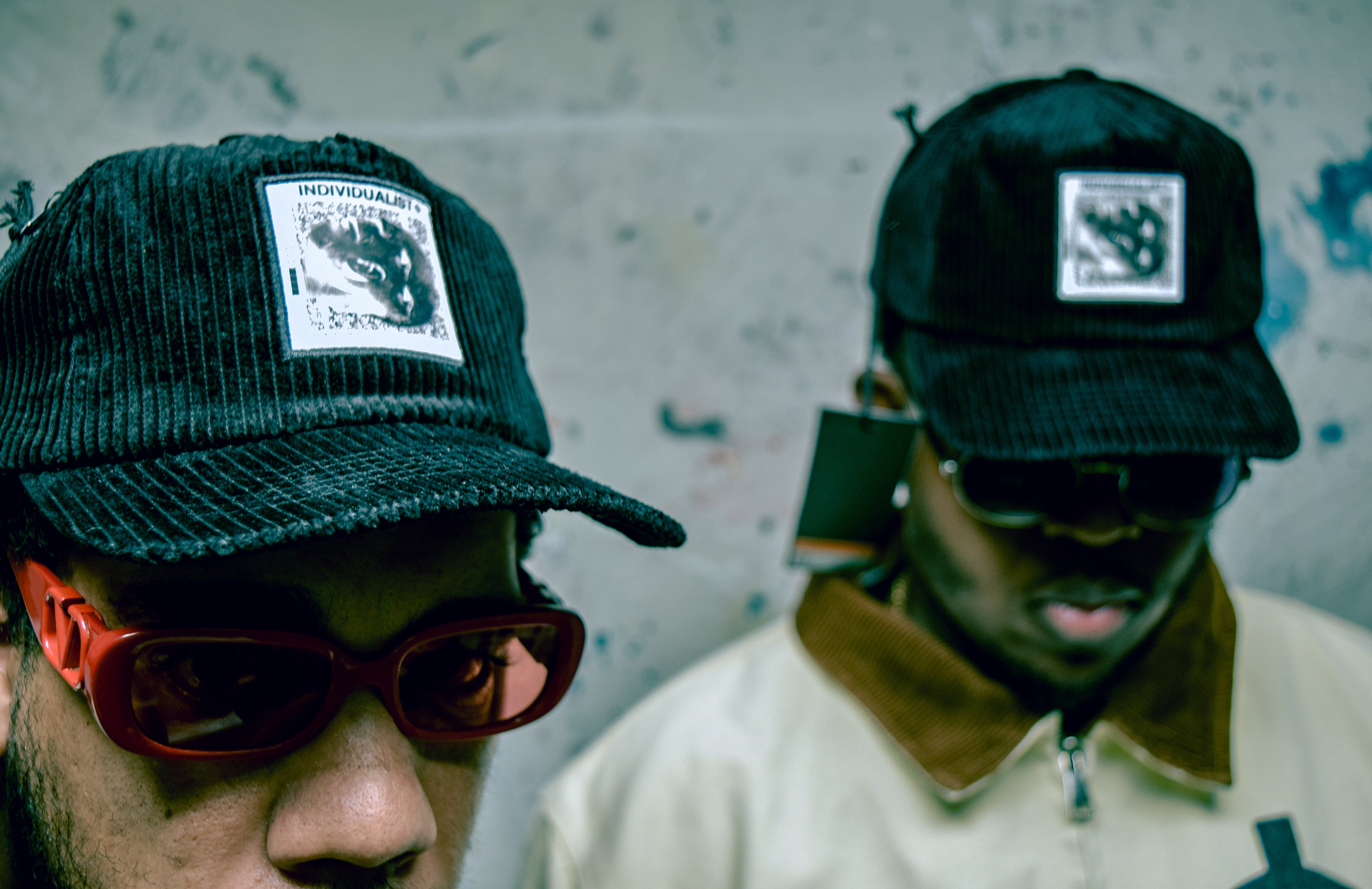 Individualist - Picasso 4 panel whale corduroy hat blk