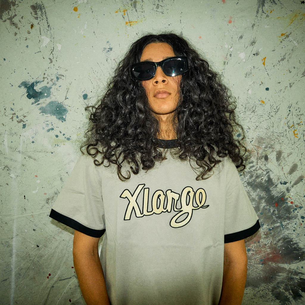 XLARGE ; Retro Script Logo Ringer s/s tee - Beige