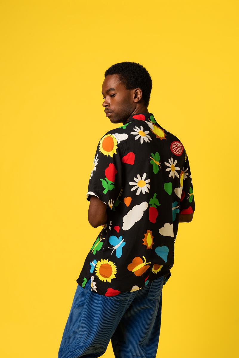 Petals and Peacocks ; Gardens Vacation Shirt, blk