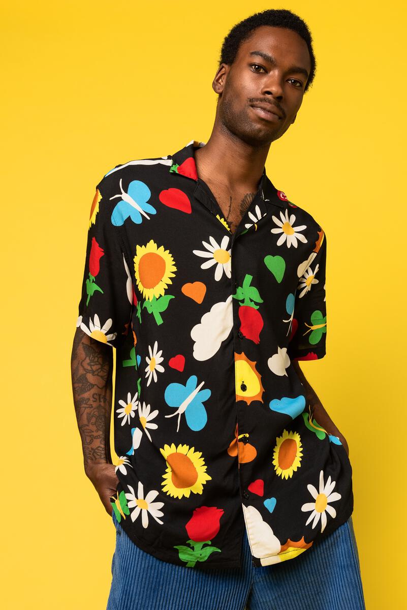 Petals and Peacocks ; Gardens Vacation Shirt, blk