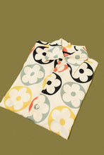 Load image into Gallery viewer, Petals and Peacocks ; square 70&#39;s collar button up
