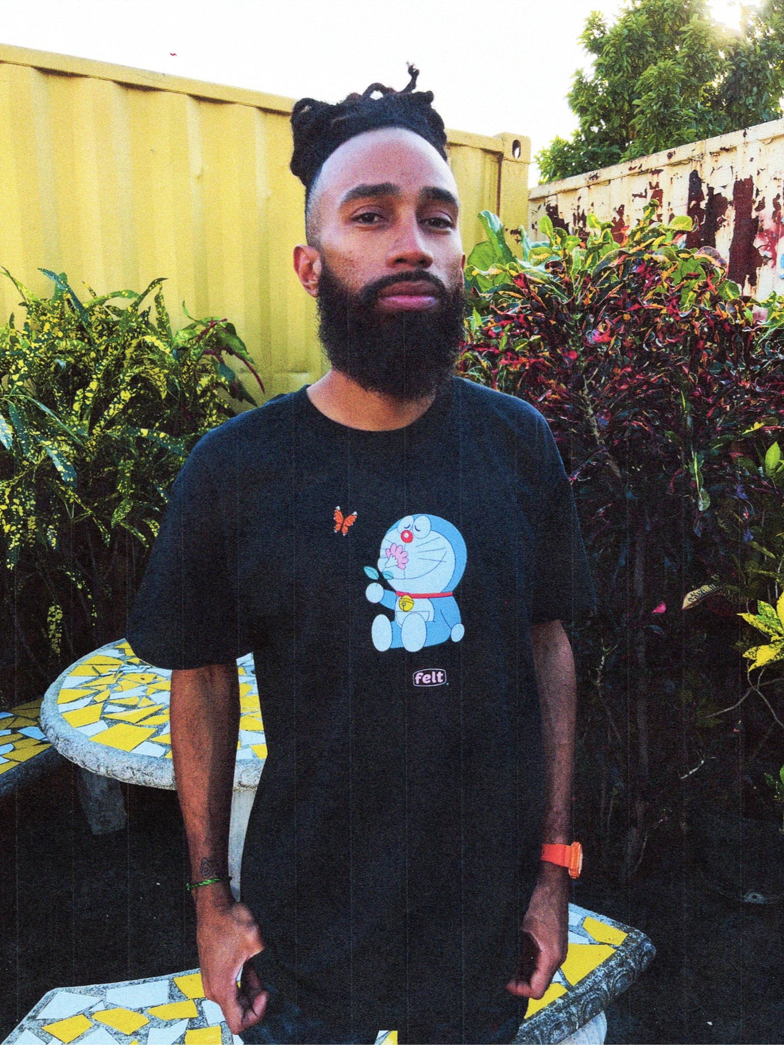 Felt x Doraemon ; Flower tee , blk