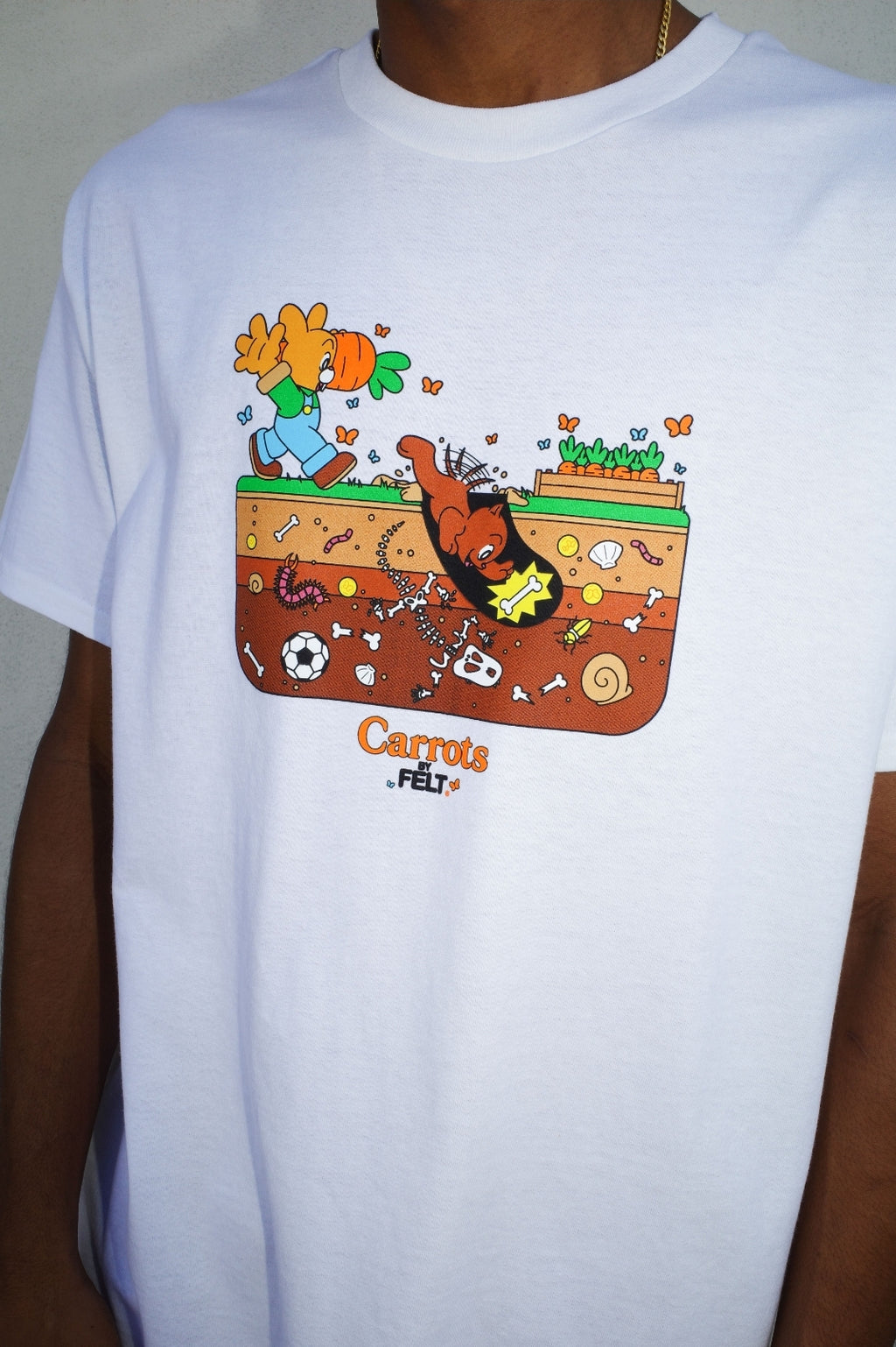 Felt x Carrots ; Backyard tee, wht