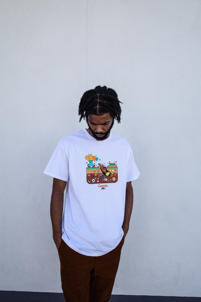 Felt x Carrots ; Backyard tee, wht